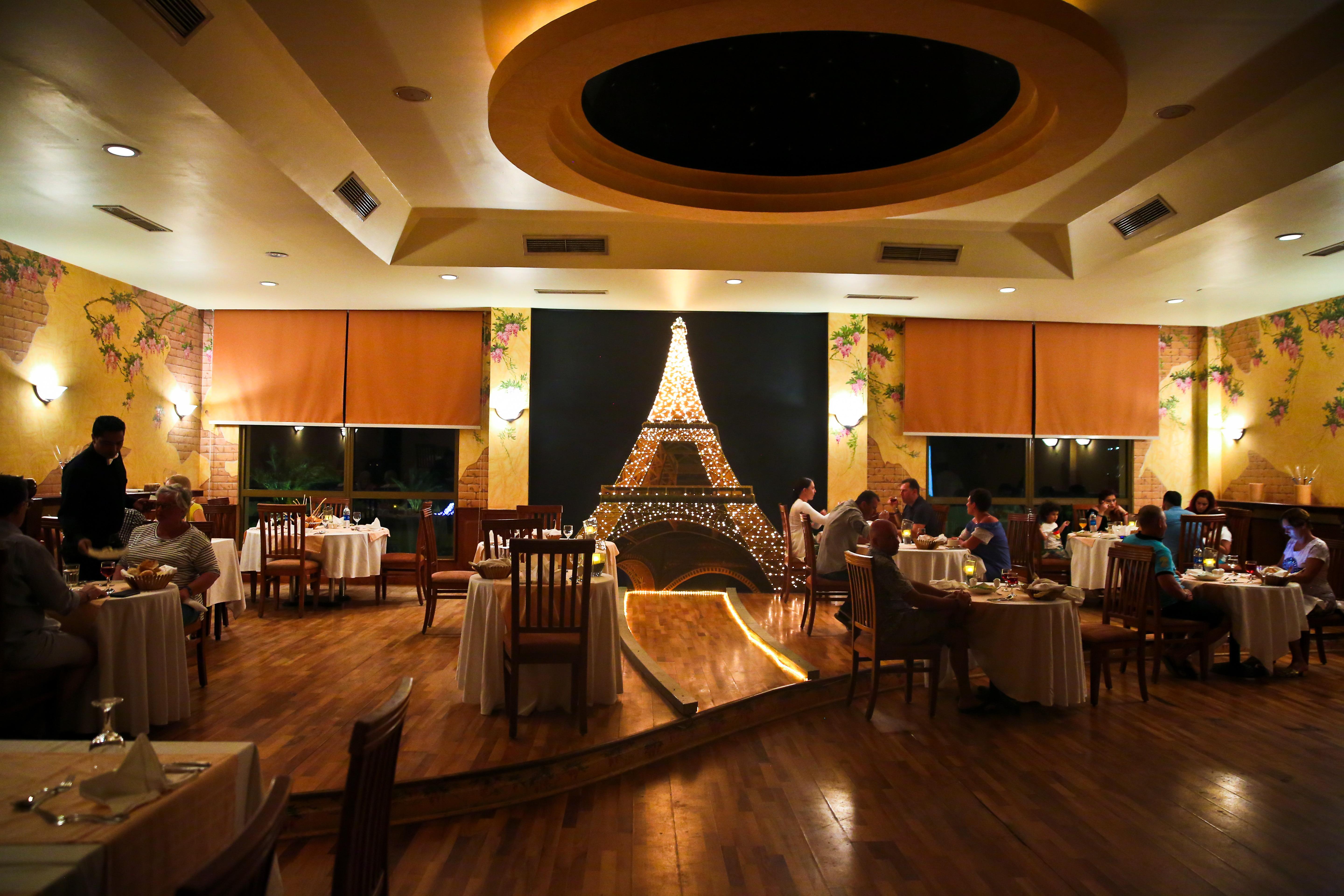 Charmillion Club Resort ชาร์มเอลชีค ภายนอก รูปภาพ Interior of the restaurant
